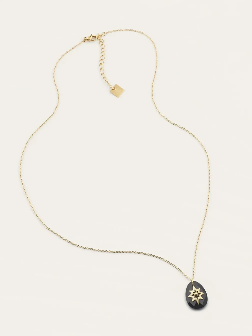 Collier Inley