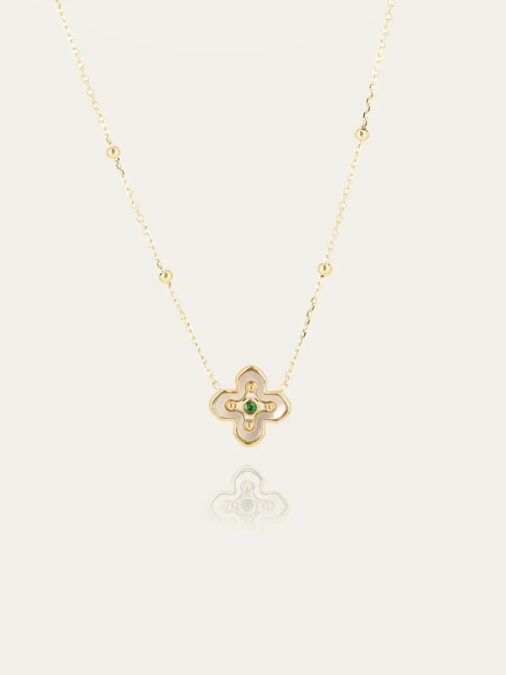 Collier Leslie