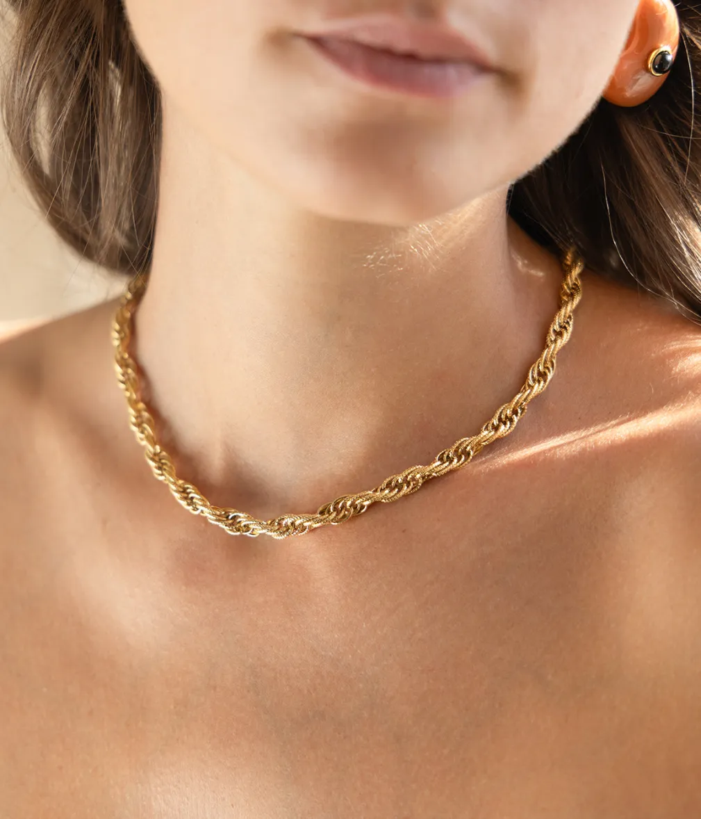 Collier Newbery