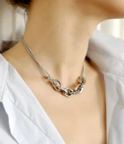Collier Shiro
