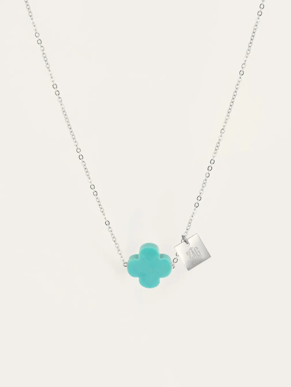 Collier Vega